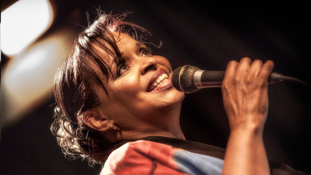 Deborah J. Carter wint Meer Jazz prijs 2020 - mailchi.mp/6fcb8bdb7757/d…