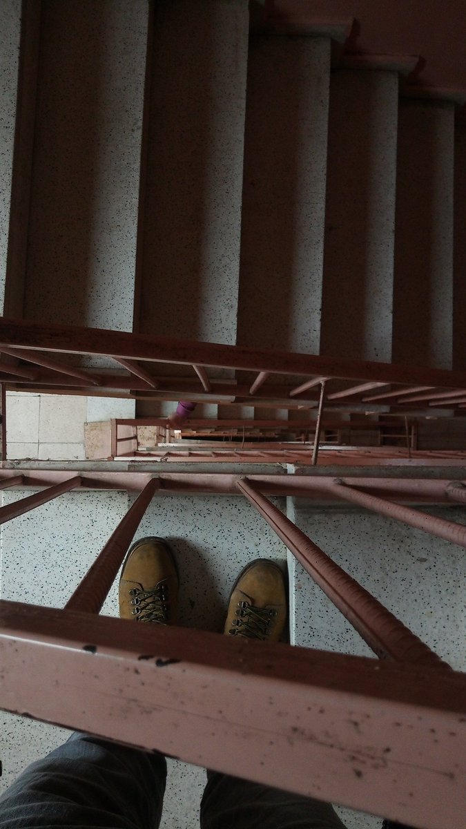 Aşağıya tükürme isteği çık aklımdan