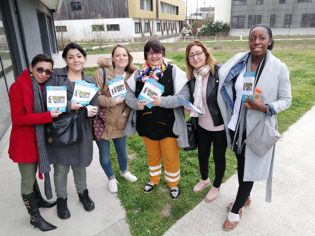 ChangerVO's tweet photo. Ce matin encore nous étions à la rencontre des villenavais quartier chambéry vieux bourg et bocage. A moins d'un mois du premier tour nous avons reçu un très bon accueil. Les villenavais veulent changer! #25ansçasuffit #écologie #solidaire #citoyen #villenavedornon https://t.co/X0PffqLFhx