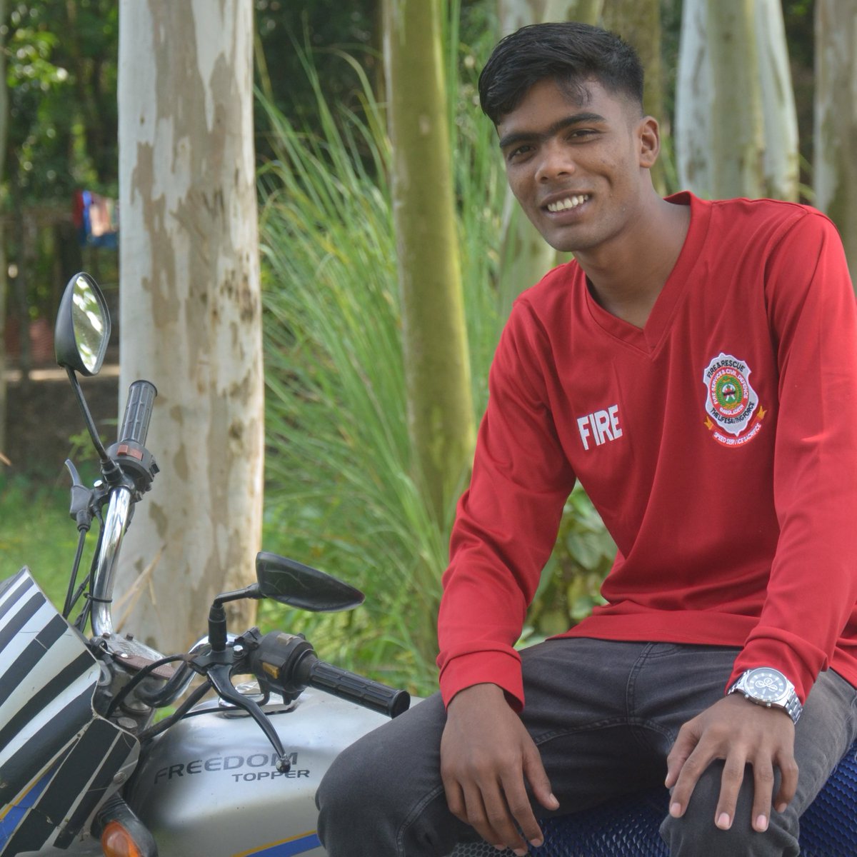 GrSarkar's tweet photo. জ্বি,
বউকে এতোটাই ভালোবাসবো আশেপাশের ভাবীরা,আর বান্ধবীরা যেনো হিংসা জ্বলে। https://t.co/nv9jypbNGR