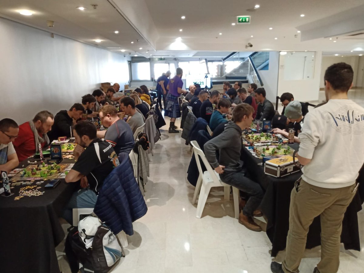 AnkamaBG's tweet photo. Au #fij2020 c'est aussi le Championnat du Monde de Krosmaster Arena ! Des joueurs du monde entier s'affrontant pour le titre. Nous connaîtrons le nom du nouveau champion aujourd'hui !

#j2s #ankama #boardgames https://t.co/gofTgvoMvH