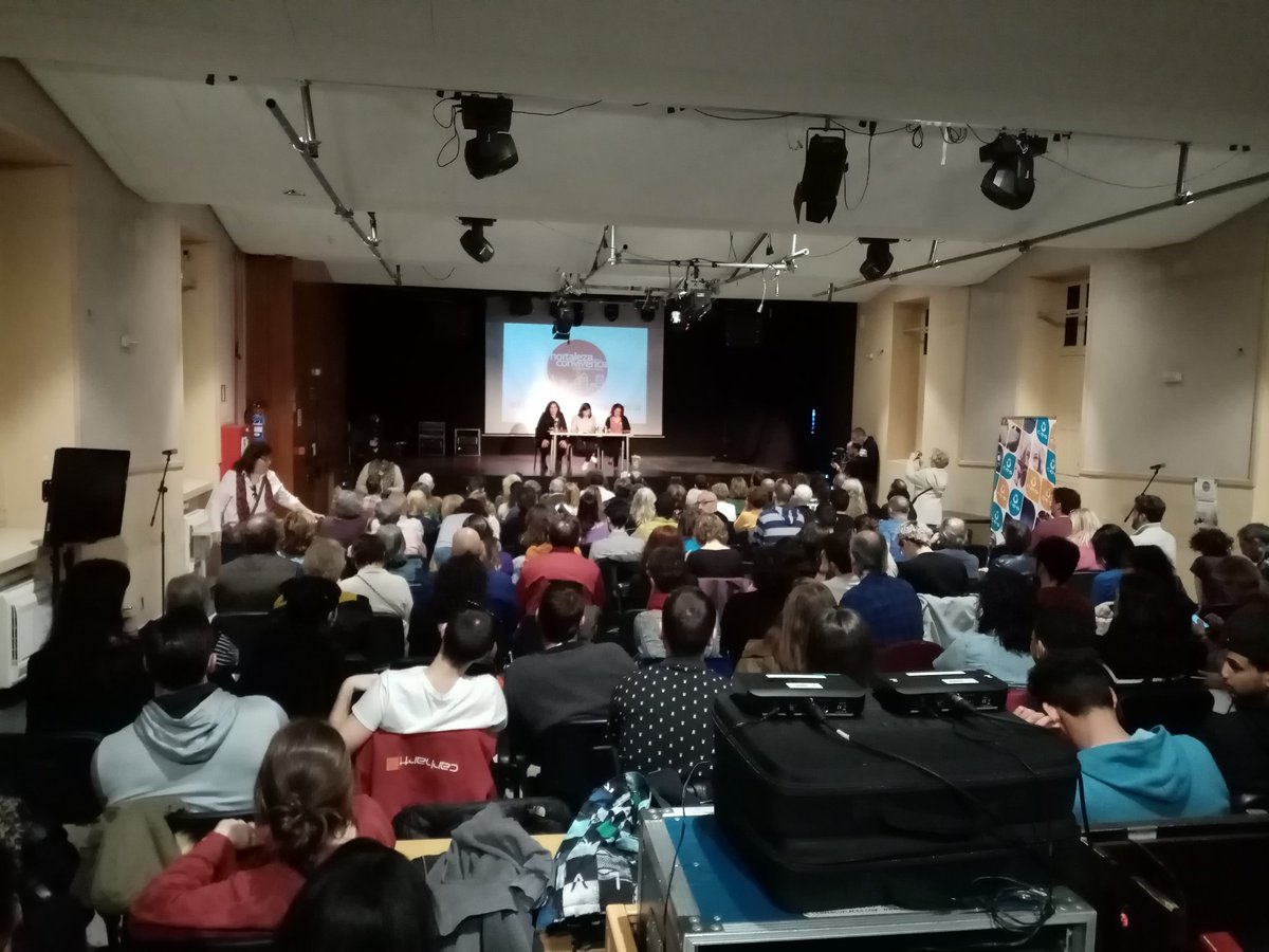 HtzConvive's tweet photo. #HortalezaPorLaConvivencia
Empieza ya la presentación con el Salón de Actos del CES lleno de vecinas y vecinos del barrio. https://t.co/I344jNE38m