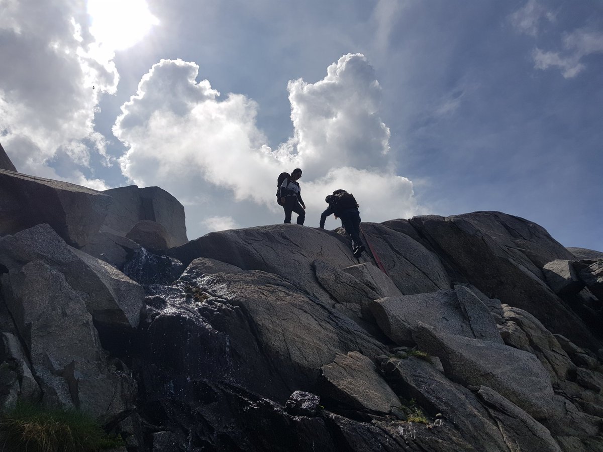 AlpineEcologist's tweet photo. Day 5 of #fieldwork was one for the scrapbook. We covered 23.34 km as we set 40 invertebrate #pitfalltraps and surveyed another #snowpatch to assess the effect of #climatechange in Australia's highest and most diverse #alpine area.
#7daysoffieldwork @Griffith_ENV #scicomm https://t.co/gJIl4qXFXN