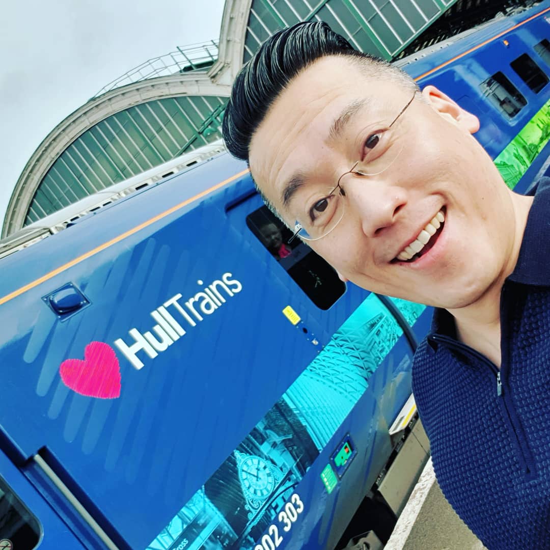 KokHwaLie's tweet photo. To London! Thank you Hull! #hull #tolondon #dickwhittington #londonbound #london #uktour #KingAndI #kingandiuk #touringlife #TheKingAndI #actor #actorslife #workingactor #theatre #musical #KingandItour @Hull_Trains #hullparagoninterchange #kingscrossstation #kingscross https://t.co/DCAhzbKckx