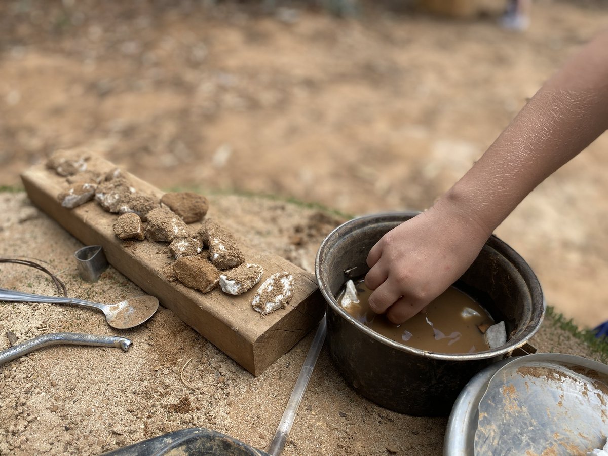 ProjReimaginate's tweet image. Our #ProjectReimaginate mud kitchen continues to be popular with you g students. Upgrades coming in 2020.