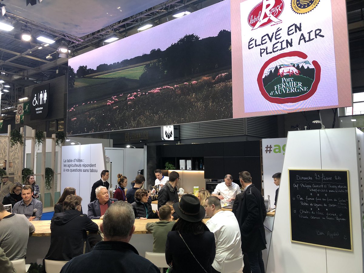 Agridemain's tweet photo. Beaucoup de monde avec @QAurousseau @Karine_6319 @agritof60 pour deguster le plat de @genelettiphilip au @Salondelagri https://t.co/JiFIq9cgUS