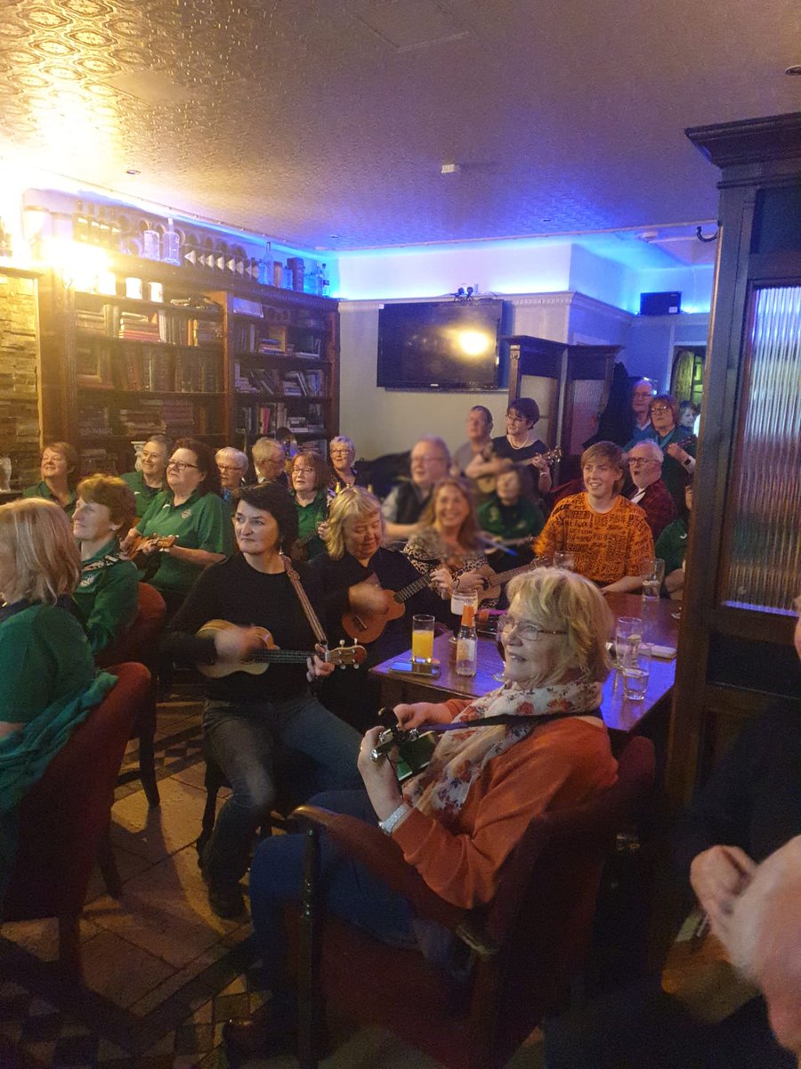 Merry bunch of ukuleliers