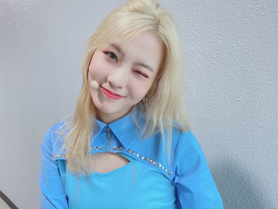 WekiMeki's tweet photo. DAZZLE DAZZLE✨
첫주 고생많았어요 우리♥︎
#힘내자 !o!#DAZZLEDAZZLE #🌙 https://t.co/kLDR5wDEAn