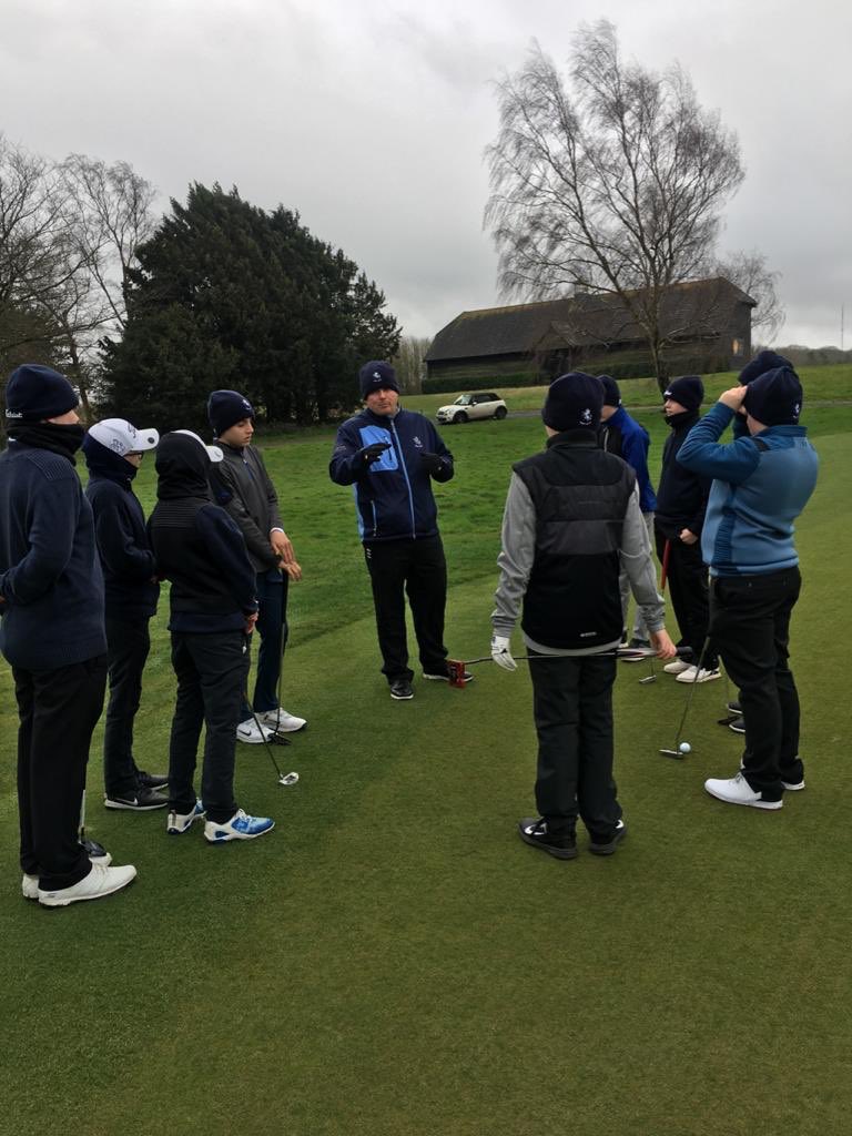 Kent_Golf_'s tweet photo. A full day of training and development for the Kent Under 14’s squad. A huge thank you to The @LondonGolfClub for kindly hosting the squad and allowing use of their facilities with Coach @ppgolfnut Peter Parks 🏌🏻‍♂️⛳️🎉 

#countygolf #kentgolf #juniorgolf #instagolf #growingthegame https://t.co/LM7PTx5Atv