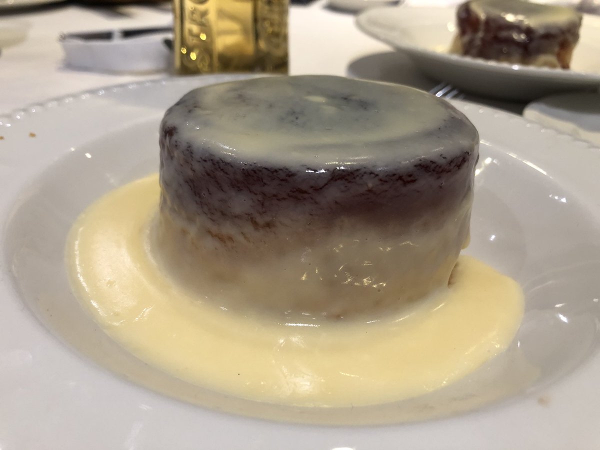 DrSimonsTravels's tweet photo. Decent bit of grub at Elland Rd yesterday #JamSponge https://t.co/oMWIfgHOtj
