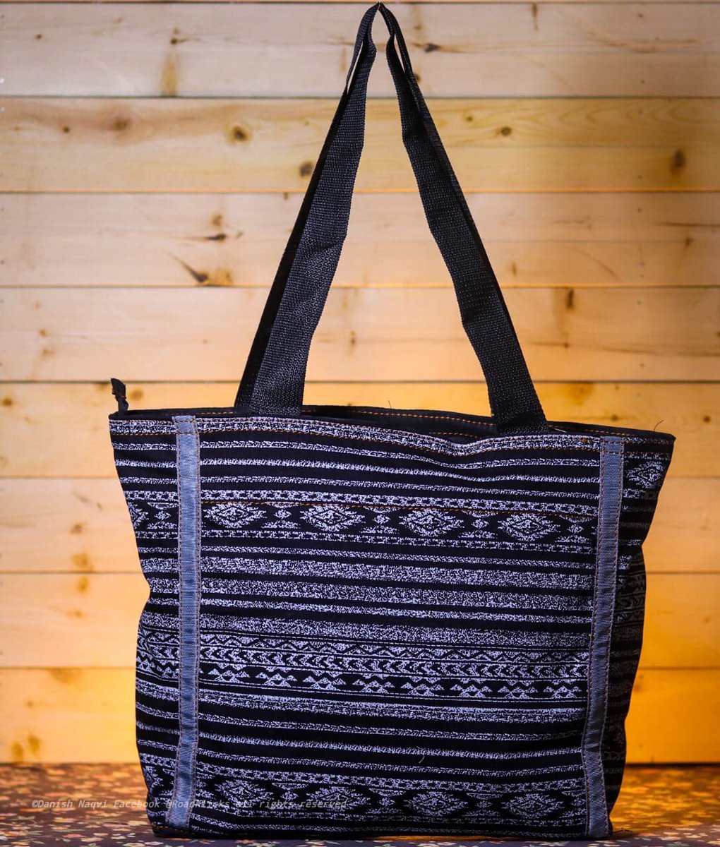 PakistanEco's tweet photo. Style with Grace

New Design  in ECO- Step Spring Collection

Black Denim Shoulder Bag
DHB-0011
Colors: Black and Yellow
Price: Rs. 650
Inbox for orders

Say Hello to the Spring Colours at Eco Step
WhatsApp at 0313-2248882 https://t.co/Jb9PqHpUIB