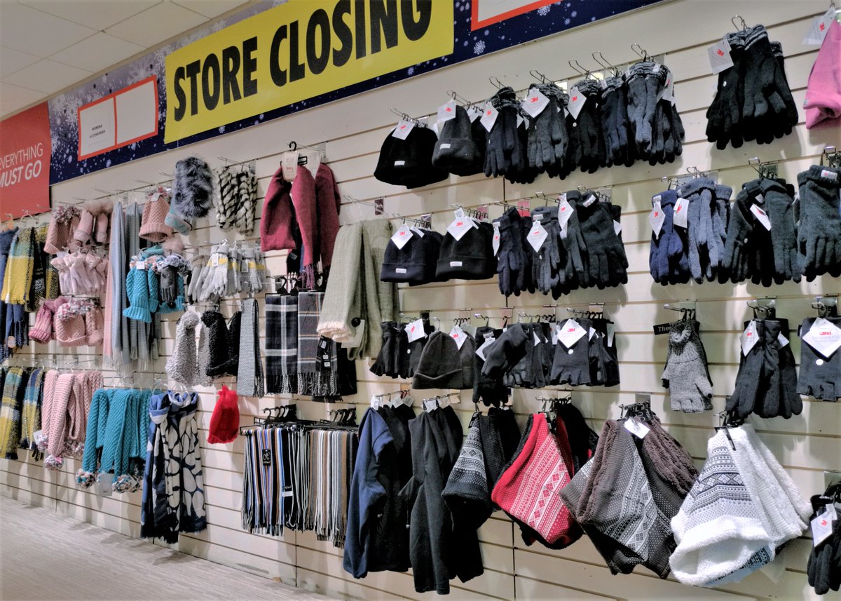 Stay warm in the wind and the rain!  Lots of different gloves, hats and scarfs in our Accessory department, just by our entrance from Cornmarket St. 🧤🧣#StayWarm #Oxford #Sale #ClosingDown #Accessory