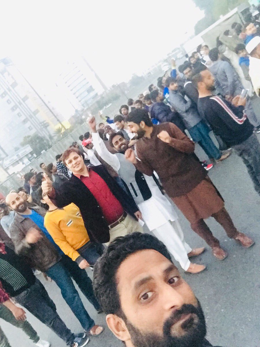 AleemAkhtar02's tweet photo. #IsbVsMul #UnitedVsSultans #Islamabadunited #MultanSultans #PSLV2020 #PSLV #PSL2020 #PSLt20 #PSL5ComesPakistan #IslamabadunitedVsMultansultans @OfficialPSL @TheRealPCB @TheRealPCBMedia @HBLPak https://t.co/JMR57zZsFj