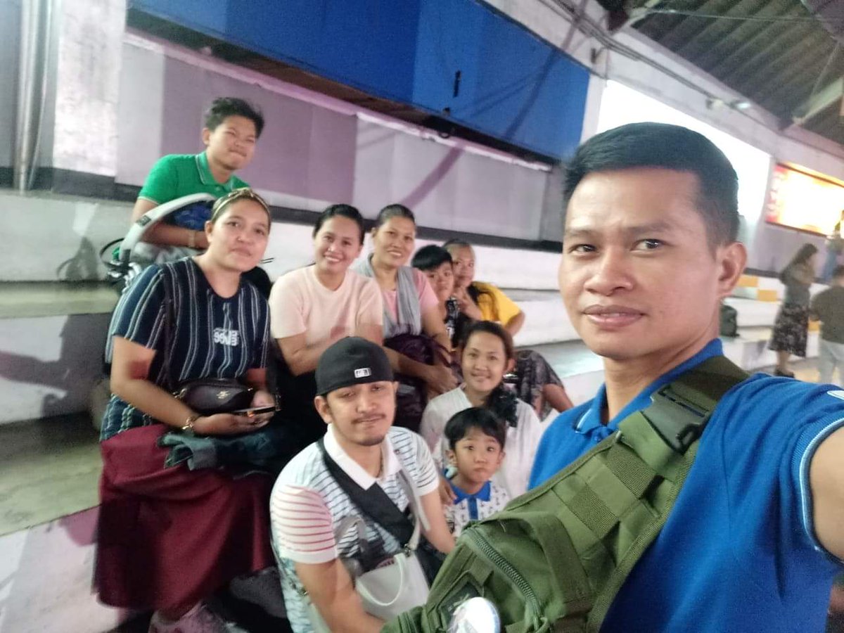 bryan02191989's tweet photo. Banawe brethren supporting the event here in araneta coliseum

#WishOlympics https://t.co/oUkxEbu5be