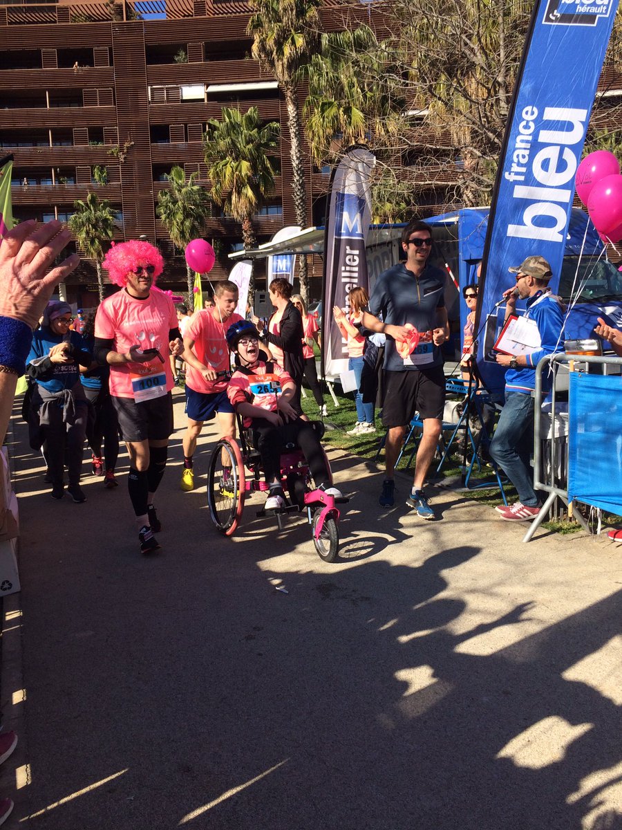 yagueannie's tweet photo. Représente @Saurel_P à la Course solidaire « Envolez-vous » organisée par le #MARC au bénéfice de l’association @_enVol_ 15 joélettes, 50 coureurs accompagnants dont @fabienabert et 450 participants #sports #solidarité #Handicap #inclusion #Montpellier #MTP3M @patrickrivas79 https://t.co/qzQrhH9yiu