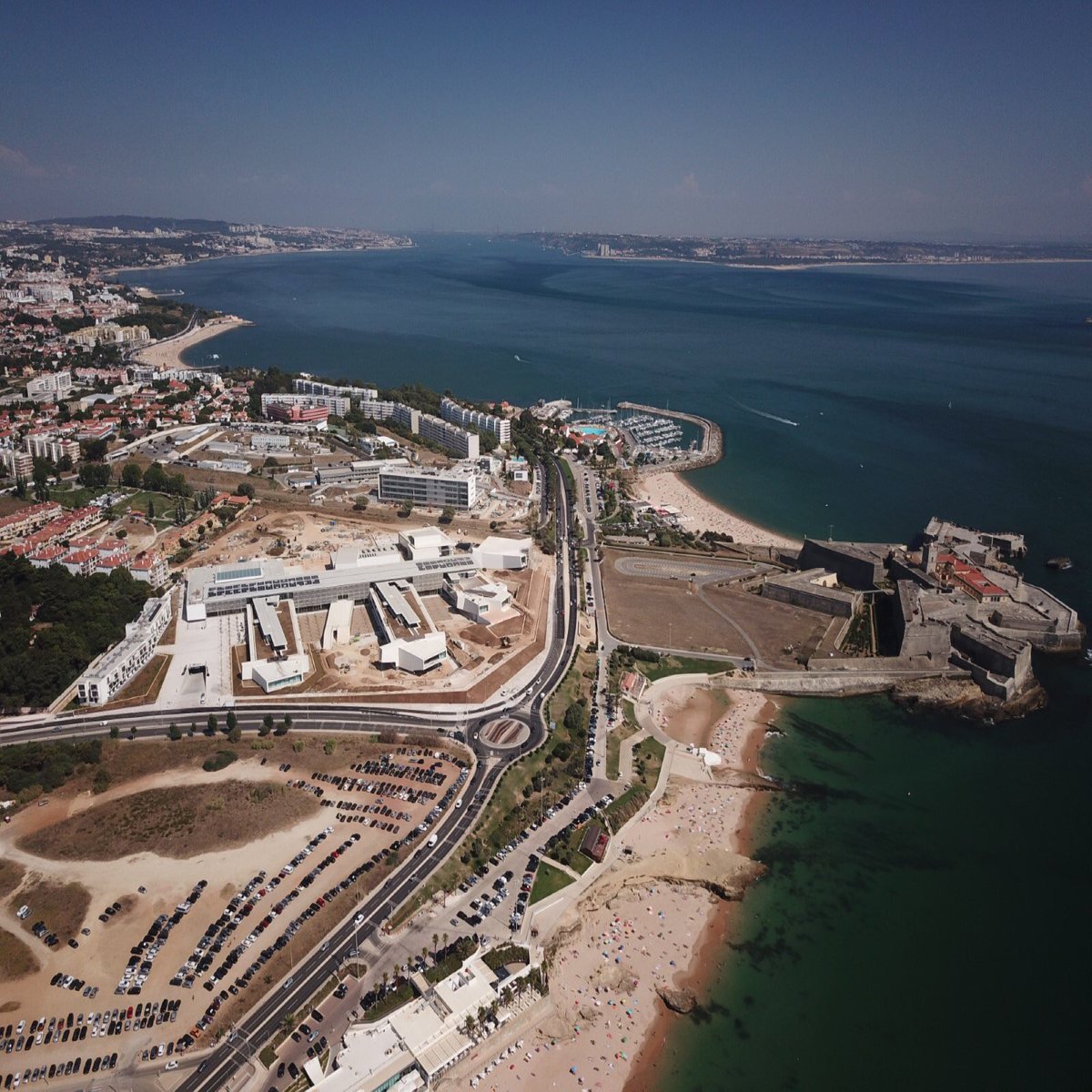 Who wouldn’t dream of doing a triathlon on this beautiful spot in Carcavelos. 😍                                [One day left] The registration link will be available tomorrow from 12am.                                        Stay tuned ! 😊 #triatNOVAUDENCIA #audencia #novasbe
