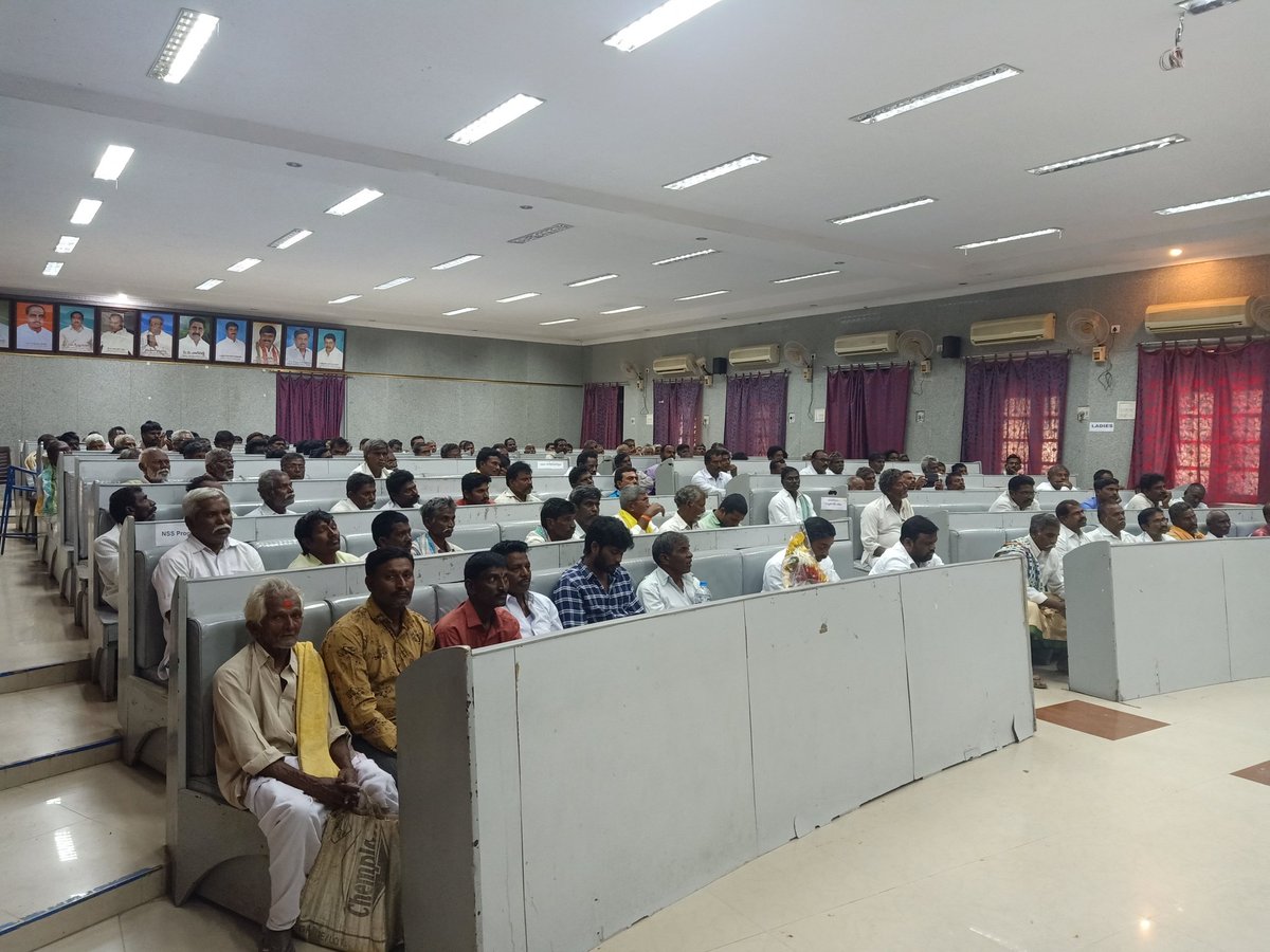 Drghantasalavl's tweet photo. కర్నూలు లో జరిగిన AFCOF(The Andhrapradesh State Fishermen Cooperative Societies Federation Limited) చైర్మన్ కొండూరు అనిల్ బాబు గారి సన్మాన కార్యక్రమంలో పాల్గొన్న 'జాతీయ మత్స్యకార సంఘం' రాష్ట్ర మహిళ అధ్యక్షురాలు మరియు జనసేన పార్టీ నాయకురాలు #ఘంటసాలవెంకటలక్ష్మి https://t.co/zJc4x50wBu