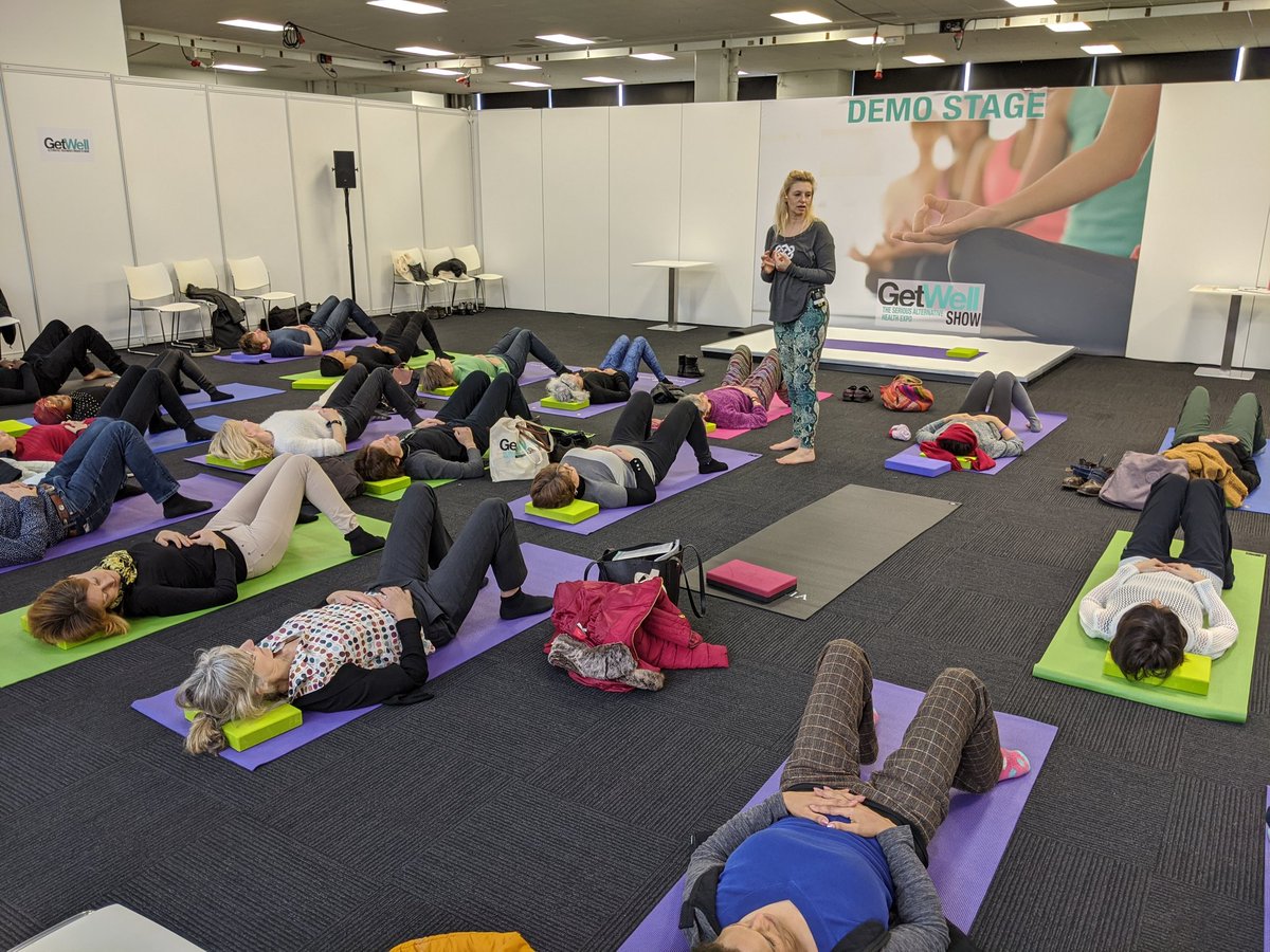 GetWellShow's tweet photo. Charlotte Watts helping her audience to relieve stress with several breathing exercises
#yogalife #yoga #getwellshow https://t.co/Qc4BhBp9ff