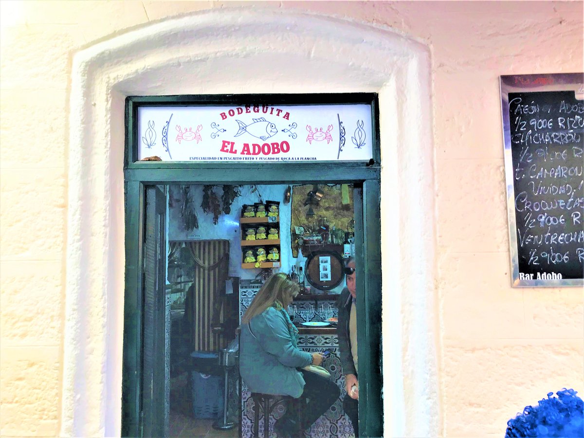 RenoirGuides's tweet photo. #Adalucía #Cádiz #Bodeguita #ElAdobo 
This is a quirky family-owned place with no English and no menus. Try
#Boquerones al limón
#Moreno en #adobo (marinated #morayeel)
#Tomates con #Melva (a fat, tuna-like, #mackerel)
A proper local restaurant. https://t.co/KRDSk1OD3F