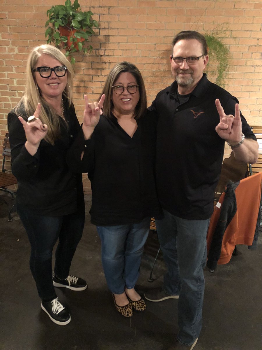 safehorns's tweet photo. Fun night in Dallas @MothDallas celebrating our @tiffstreats win! Let’s get some emergency call boxes in #WestCampus @UTAustin 🤘Support off campus safety improvements, donate a call box. #CookiesforCallBoxes #HornsUpForSafety #SupportNonProfits #ImproveOffCampusSafety #Hookem https://t.co/C5SRpWcyaP