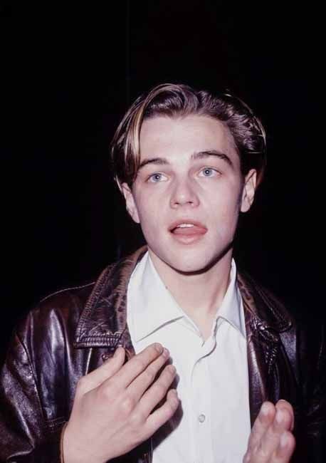 Nikolas16872616's tweet photo. Leonardo DiCaprio in 90s #90SQuotes #90SHipHop #90SBedroom #90SBackground #90SCa… https://t.co/xfihxPPV6r https://t.co/2WJMtgesR1