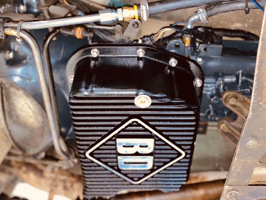 BlackSmokeMT's tweet photo. @BD_Diesel transmission install. #blacksmokediesel #bddiesel #cummins https://t.co/Xni60cEQzd