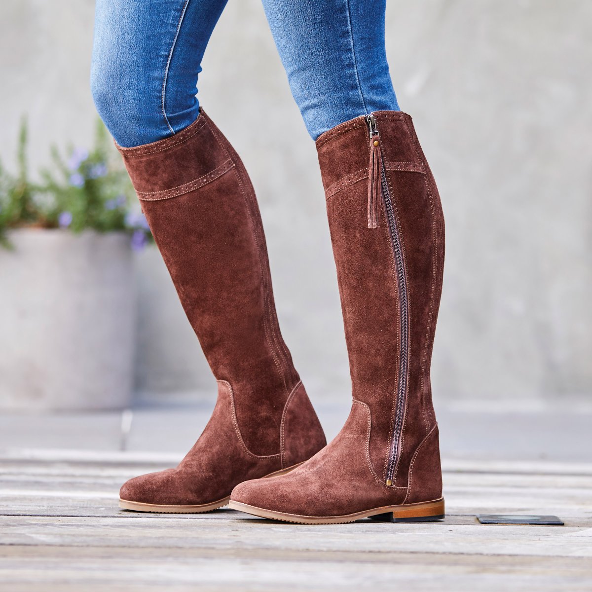 Has everything you own turned into "yard clothes" or "yard boots"?

Treat yourself to some Kalmar Boots and you'll want to keep them for best!