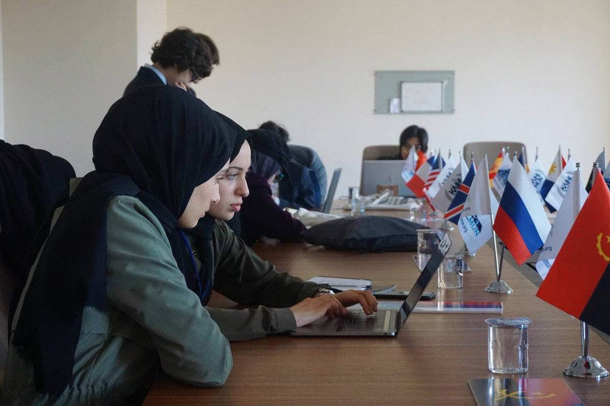 kaihlmun's tweet photo. UN Security Council, at the last day of KAIHLMUN'20.

#kaihlmun #kaihlmun20 https://t.co/bFCkmlInQV
