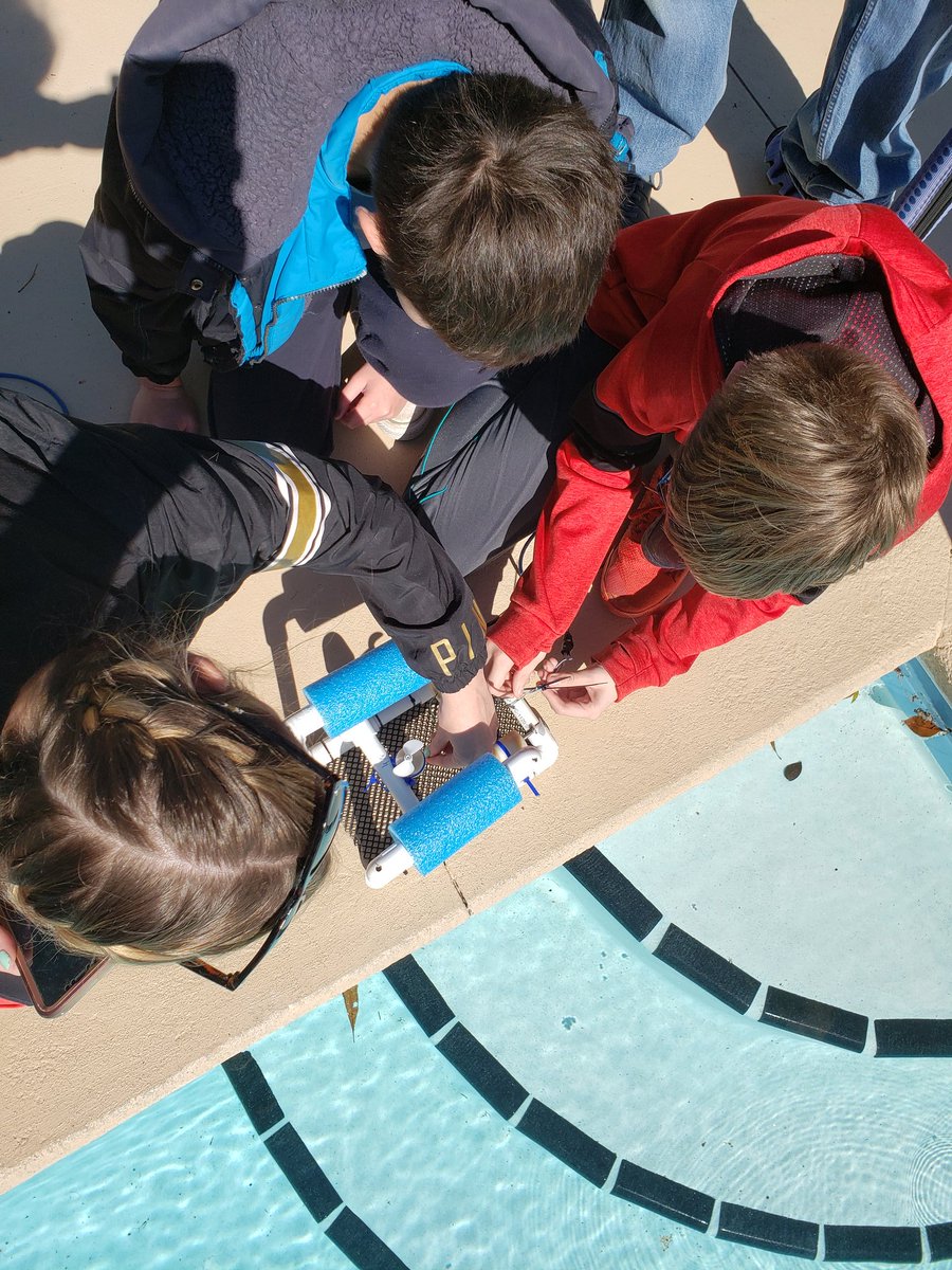 JmarquesSjms's tweet photo. All systems go...we have a ROV !! Still modifications to engineer..but way to go SJMS robotics club. https://t.co/9xZxkWKxTG