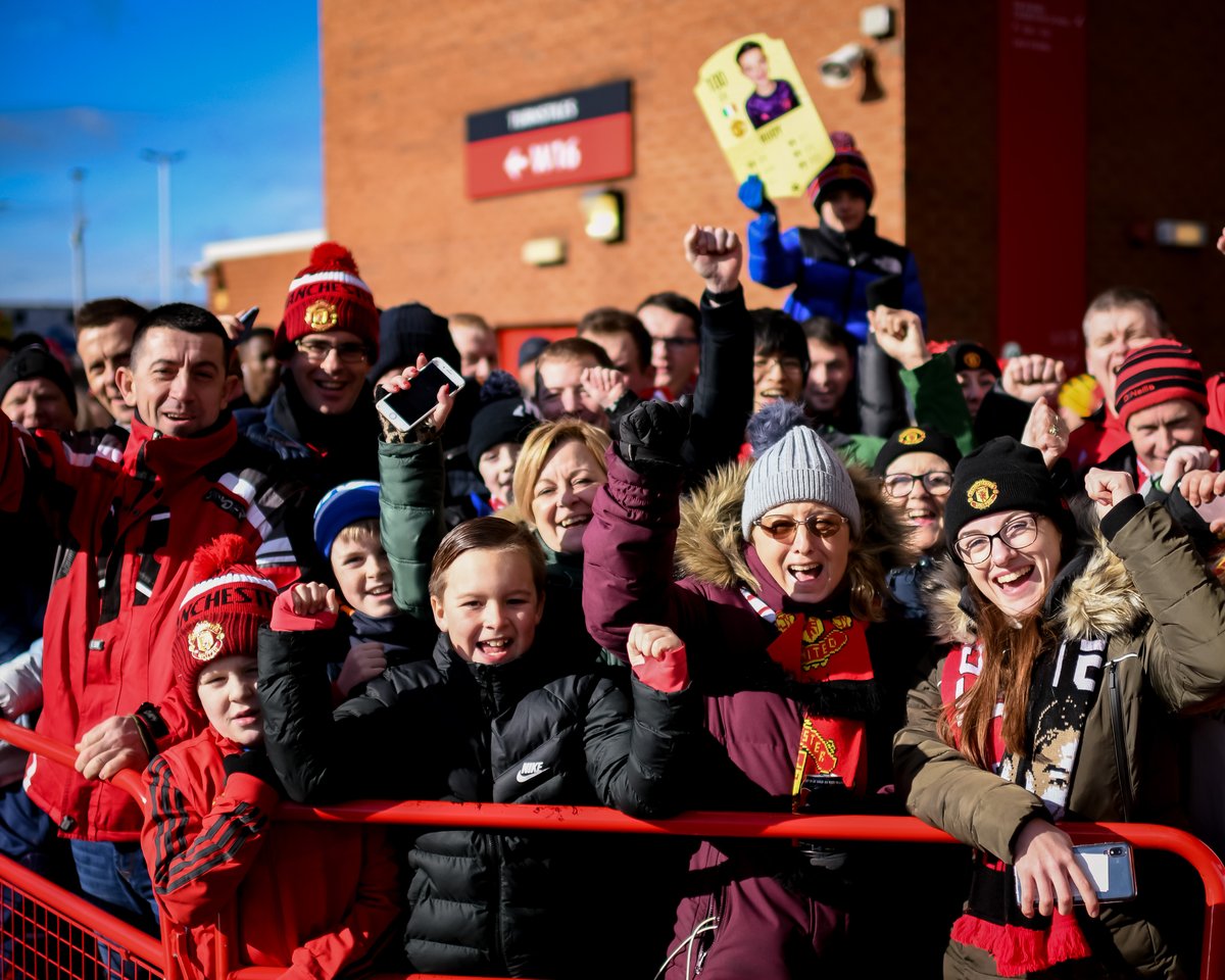 ManUtd's tweet photo. Matchday mood = 😁🙌

#MUFC #MUNWAT https://t.co/Z0fKAvWAXm