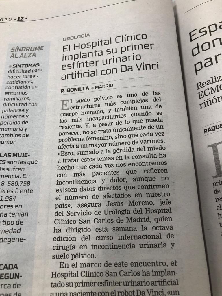 juancarjuan13's tweet photo. El #HospitalClinicoSanCarlos a la vanguardia en cirugía robótica y formación de la mano de @JesusMorenosier. En el curso de suelo pélvico se ha implantado un esfínter urinario artificial con el robot Da Vinci.
Lo cuenta Raquel Bonilla de @larazon_es 
#somosclinico
#IU2020 https://t.co/vBDNvYNn0N