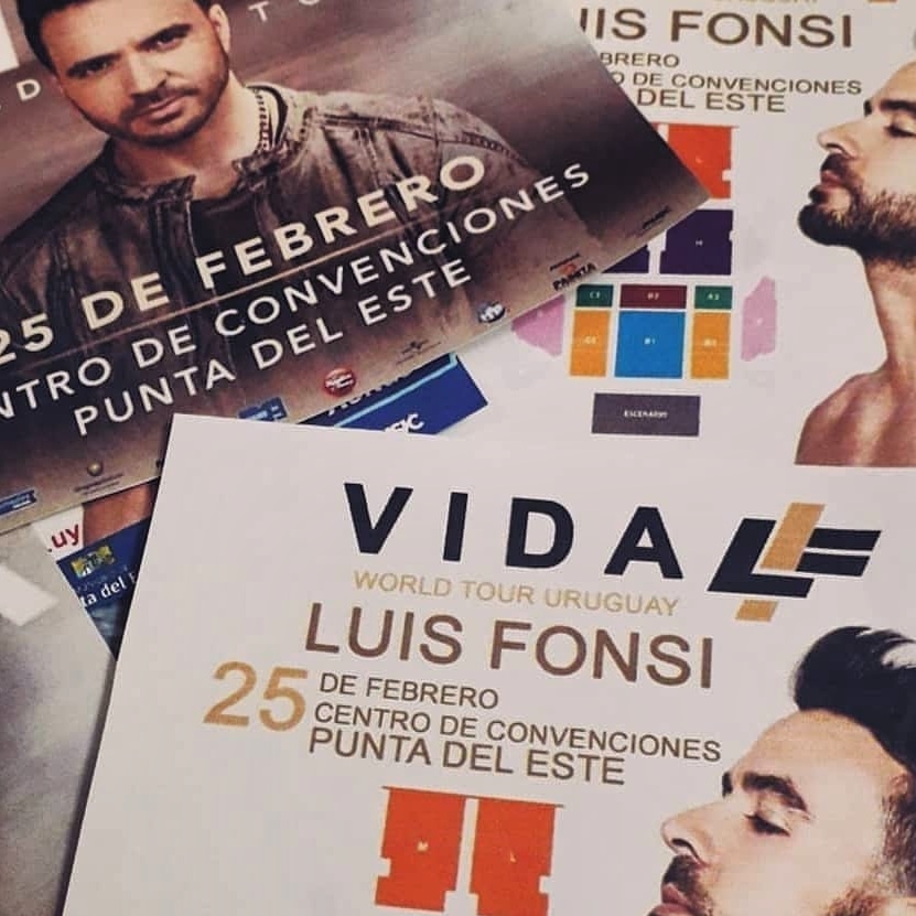 Painitaprod's tweet photo. Ya tenés tu entrada en mano? Ya estás descontando horas? Quedan solo tres días y se pasan "rapidito".
Te lo vas a perder? Vení a vivir una noche a puro @LuisFonsi el 25 de febrero en el @PuntaDelEsteCEC 
Entradas en venta en @AbitabOficial y en boletería del centro de 9 a 17 hrs. https://t.co/yEdQCJQwLR