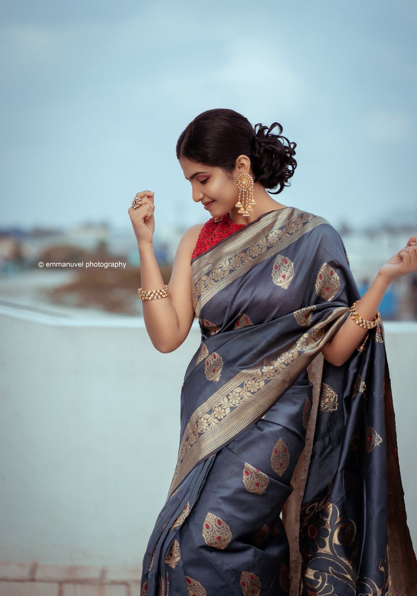times_of_woods's tweet photo. #Mayanadhi fame  @VenbaOfficial #Venba latest photoshoot pics https://t.co/xXaKHrjABi