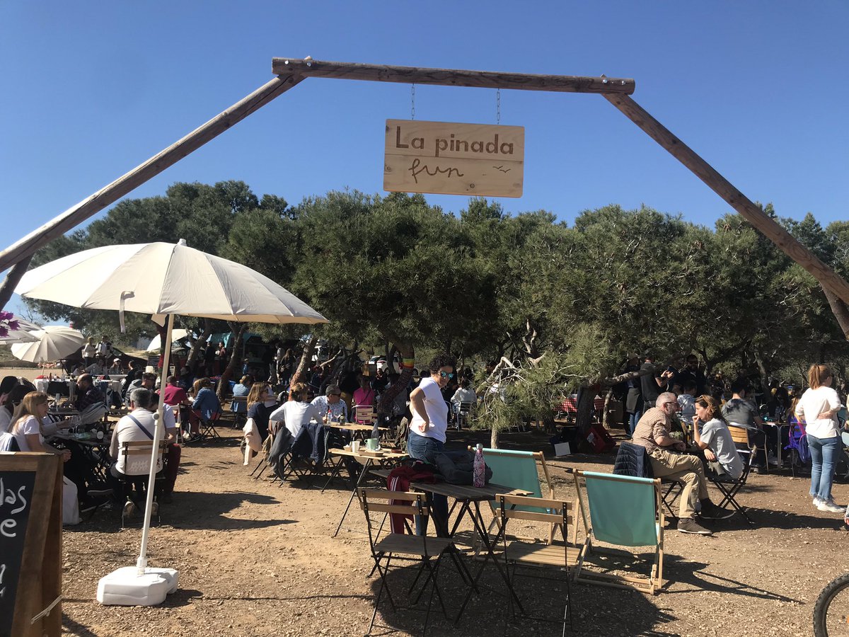 AliCatalanGome1's tweet photo. ☀️😎🍺🌲🎶... A la luz de #Paterna en @barriolapinada organizado 👉🏼#LaPinadaFun música en directo para toda la familia!!!... Día de primavera en plena naturaleza. Anímate!!!... todos los fines de semana tenemos organizadas actividades para ti #FelizDomingo https://t.co/lVJETI1zIW
