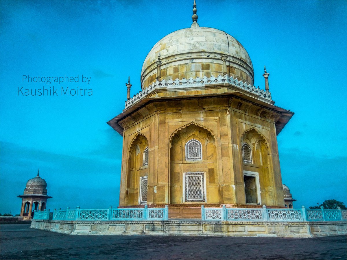 kmoitra13's tweet photo. Sheikh Chili's Tomb, Kurukshetra. #amazingindia #indiatourism @tourismgoi @incredibleindia @NatGeo @NatGeoTravel @NatGeoPhotos @PhotographyWeek https://t.co/fjmuRccUg1