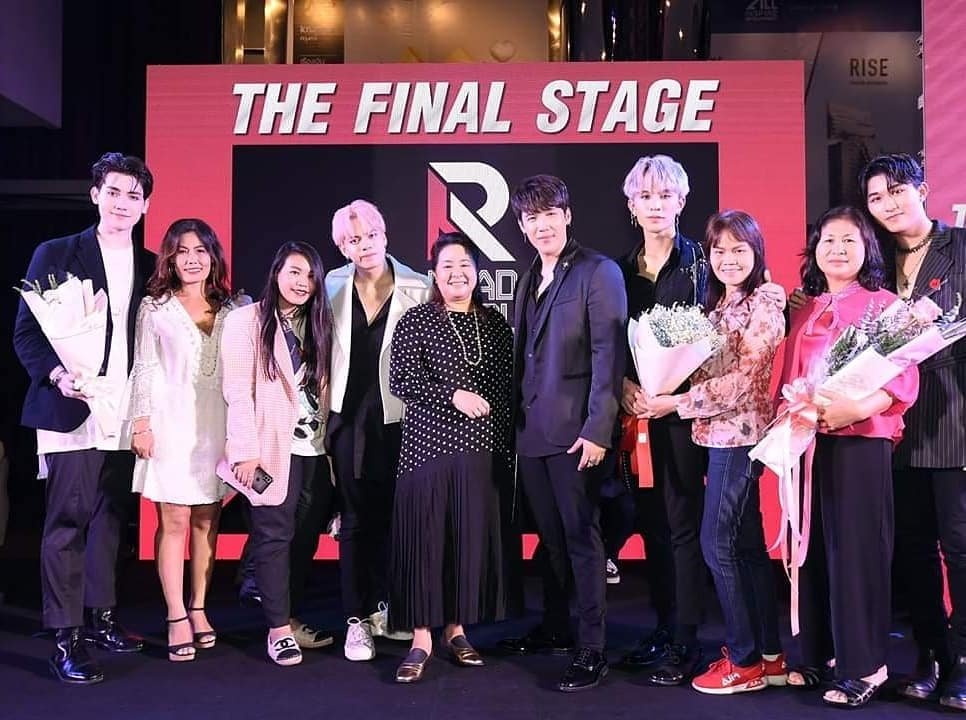 kangsom_pantip's tweet photo. เปิดตัว วง TWIXT อย่างเป็นทางการ Boy Band กลุ่มนี้ ทางค่ายคัดเลือกมา เพราะเห็นในความมุ่งมั่น ตั้งใจ แต่ละคน มีความสามารถ https://t.co/xGnvAuX2as IG:roadtoidol #แกงส้ม #KANGSOMKS #KS12022020 #TWIXT #ROADTOIDOLTHEFINALSTAGE #ROADTOIDOLSS2 #ROADTOIDOL #R2ID #R2IDSS2 #OGME #OGMEENT https://t.co/82vvzWKn6N
