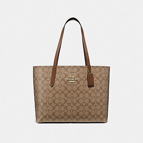 Maplesince2020's tweet photo. คนรู้จักฝากมาช่วยขาย Coach รุ่นนี้มาปล่อยยของแท้จากชอปที่เมกา USA เลยน้าาา มีคนฝากหิ้วละไม่เอา เป็น Totebag ทรงดีมากก หนังดีสุดๆๆ สามารถตั้งได้ ราคา 6590 บาท รวมส่งแล้ว
#coach #กระเป๋าCoach #totebags #กระเป๋าสะพายข้าง #Coachเมกา #Coachของแท้ #Shopcoach #ขายของ #กระเป๋าแบรนด์เนม https://t.co/YxAi3j4bsf