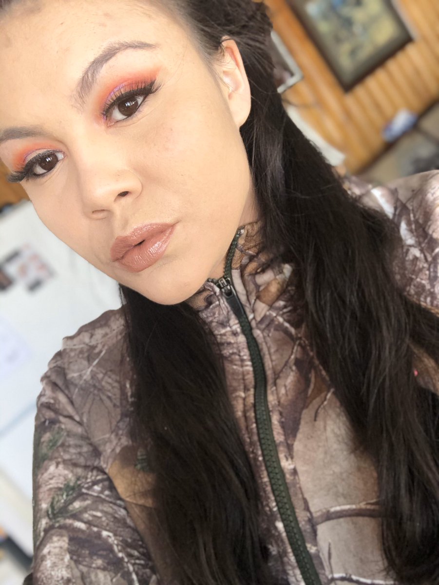 yesterday’s makeup look using <a href="/MorpheBrushes/">Morphe</a> <a href="/jamescharles/">James Charles</a> artistry palette. I’m absolutely in love with this palette, it’s my go to ❤️