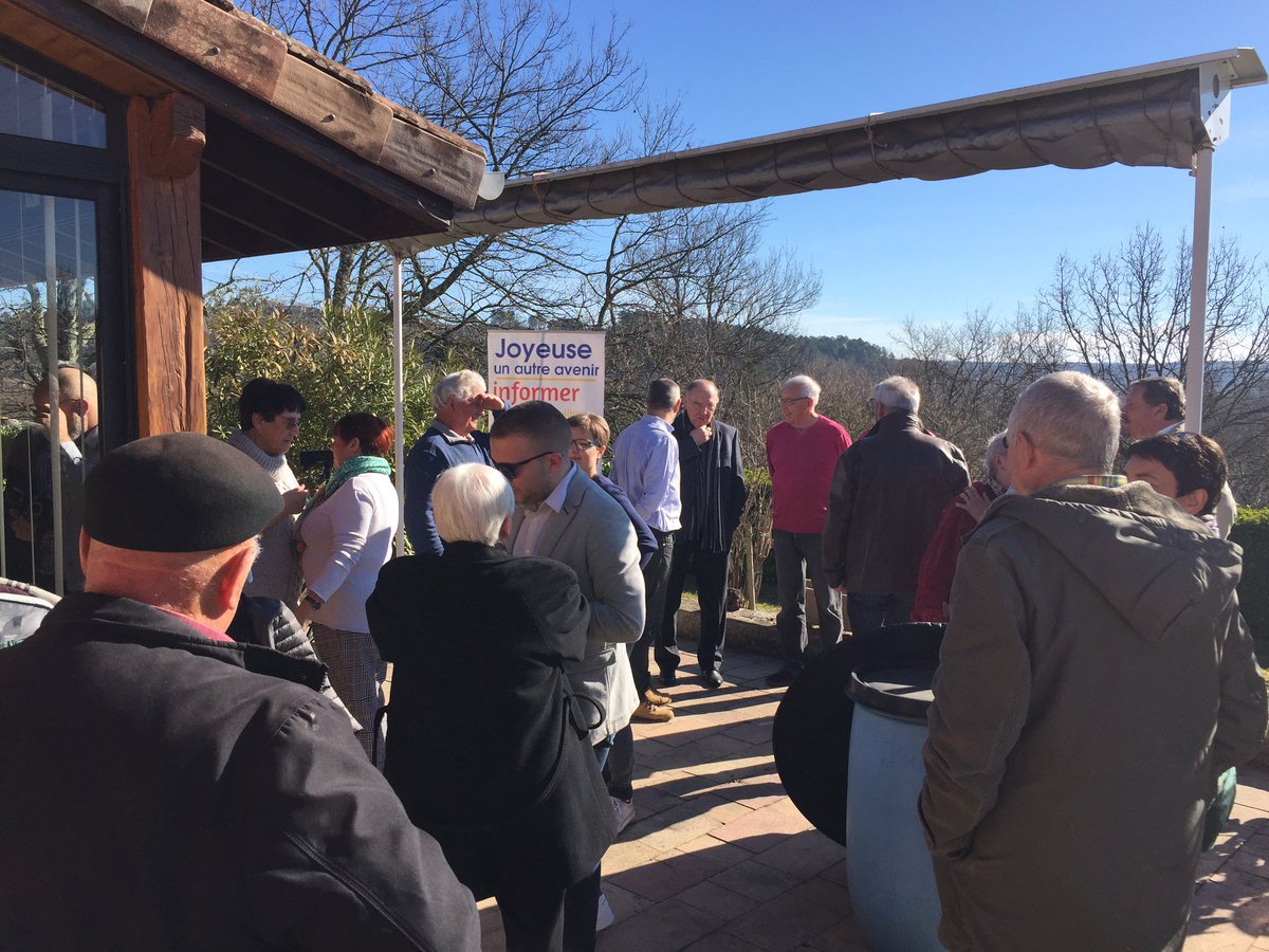 Un dimanche matin, à #Joyeuse07 #joyeuseunautreavenir une équipe se retrouve pour la photographie...