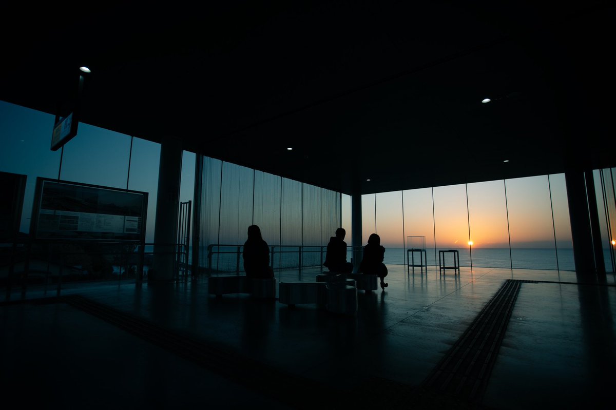4rx78_2co's tweet photo. 水平線に君は
#α7III
#MakroPlanar50T2ZE
#ef1740f4
#fe35
#my35mm
#日立駅
#海が見える駅
#photo #photograghy
#カメラ男子
#ファインダー越しの私の世界ᅠ
#被写体募集中
#被写体さんと繋がりたい
#写真好きな人と繋がりたい
#キリトリセカイ
#indy_photolife
#reco_ig
#東京カメラ部 https://t.co/LRbnLNWjsb