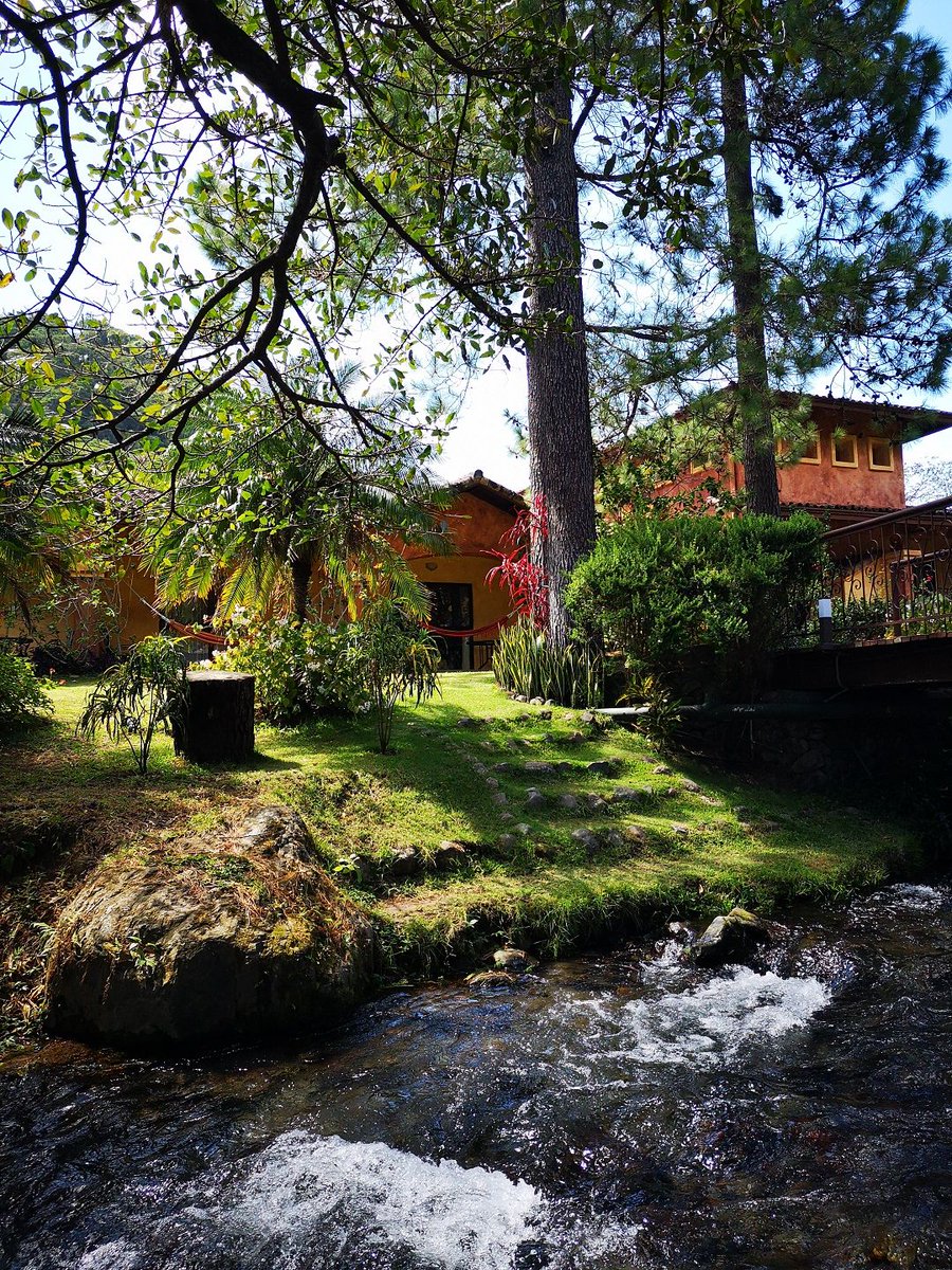 _valleescondido's tweet photo. 🏞️ 🌄 Un lugar mágico, rodeado de naturaleza verde.
¡Valle Escondido Resort les desea un feliz domingo!
#valleescondido #boquete #chiriqui #panama #picoftheday #highlights #highlands #nature #vacation #trip #naturelovers #mintexperience #bymint #minthotelsresidences https://t.co/VKJYZ3d8iT