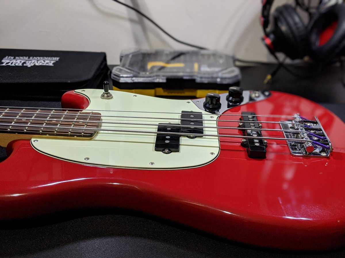 WyattAudioUK's tweet photo. Absolutely loved working on this short scale @fender Mustang. A nice clean, polish and set up with flatwounds, cause we all love a smooth tone 😏👌

Need a little set up yourself? Drop me a message or call if you're in need of anything or have an enquiry! https://t.co/dMBnnlRBdv