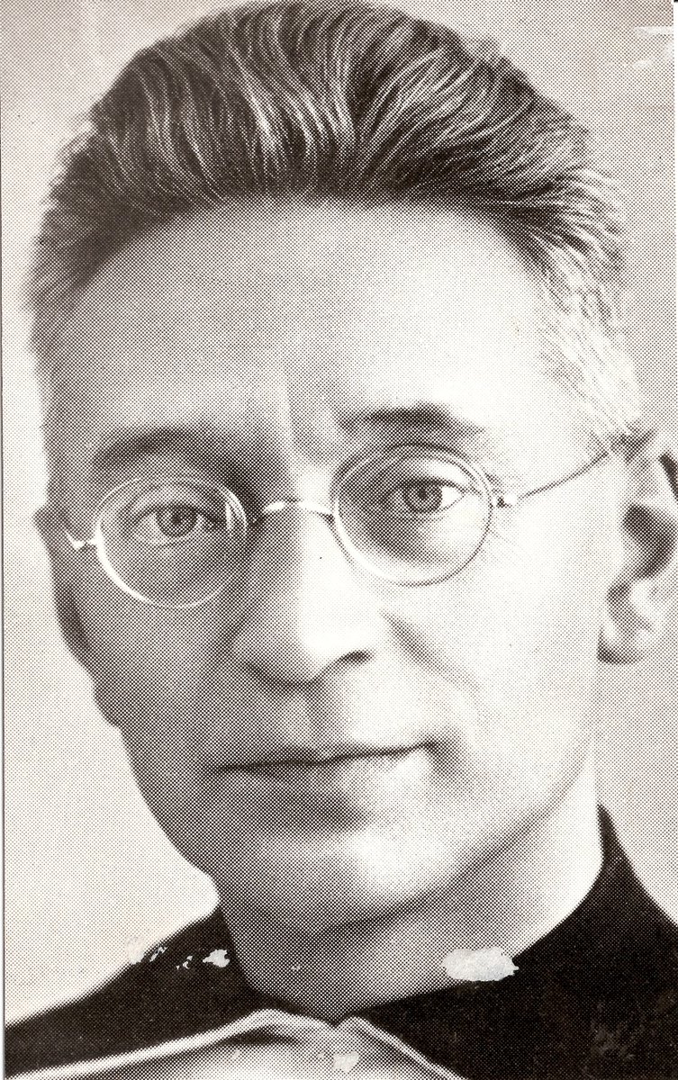 Vandaag, 139 jaar geleden is Anno Sjoerd Brandsma, beter bekend als pater Titus Brandsma, geboren op 23 februari 1881. Hij was een bekende verzetsstrijder tijdens de oorlog. Meer weten over Titus Brandsma? Bezoek dan het Fries Verzetsmuseum! #TitusBrandsma #wo2