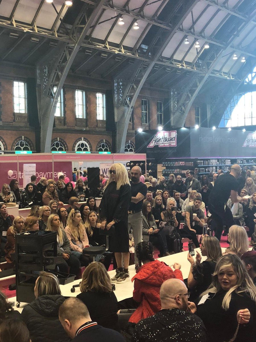 prohairlive's tweet photo. . @andrewbartonpro was as amazing as we all expected ! π₯ Didnβt get a chance to see him? Heβs back on tomorrow 12:50-13:20 on the main stage βοΈ#prohairlive20 https://t.co/P7SD36lv5h