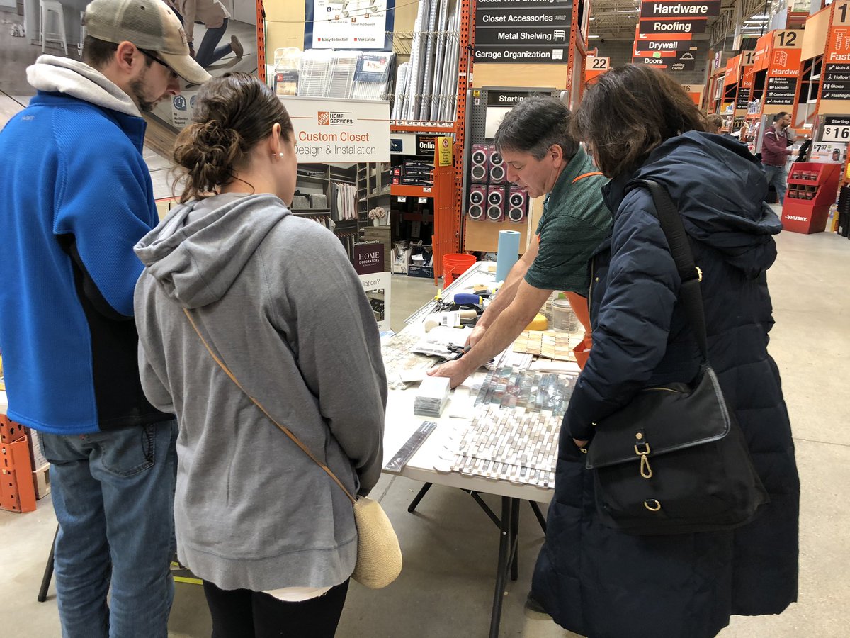 ThdVoa's tweet photo. DS John explains how to tile a backsplash properly to ensure it is waterproof for the #DIYworkshop @THD_2659 Thanks John. https://t.co/zwuZjgimcs