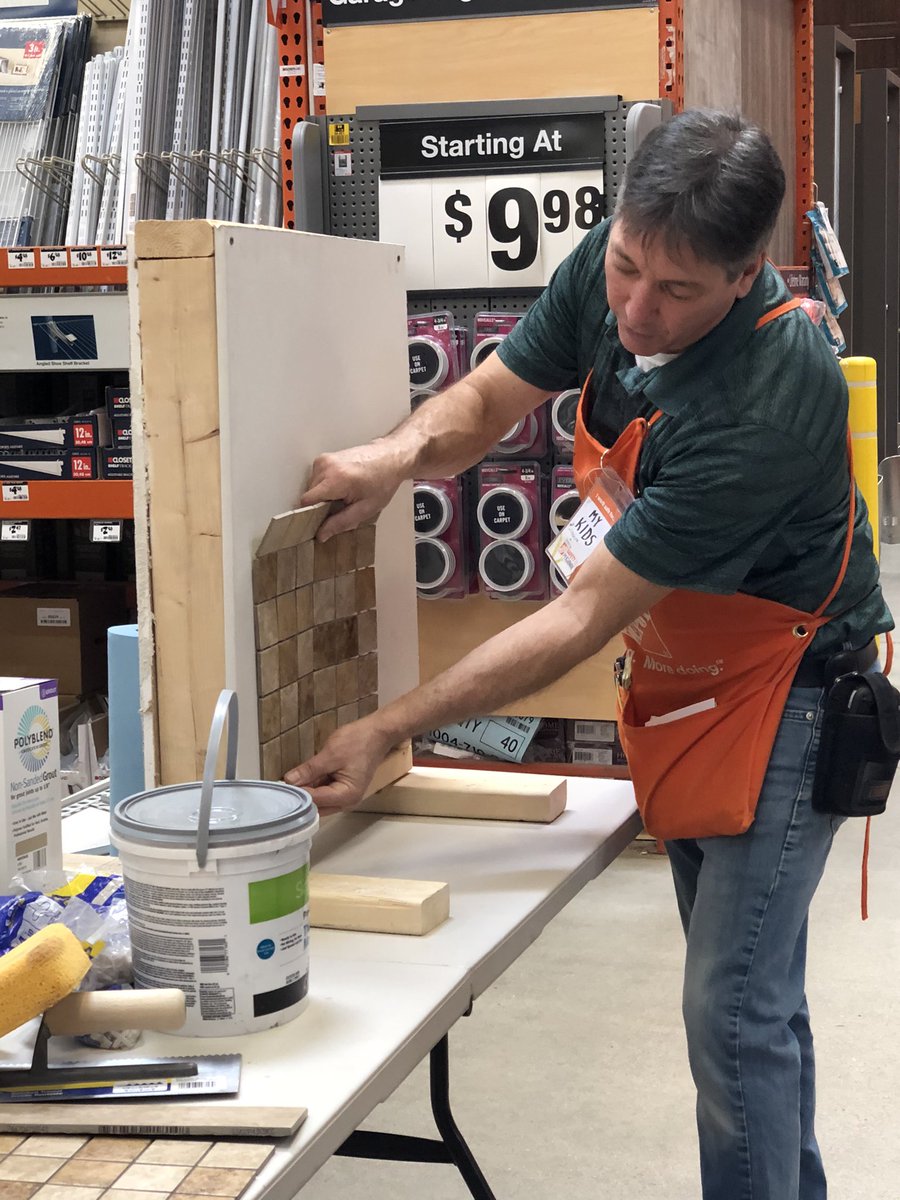 ThdVoa's tweet photo. DS John explains how to tile a backsplash properly to ensure it is waterproof for the #DIYworkshop @THD_2659 Thanks John. https://t.co/zwuZjgimcs
