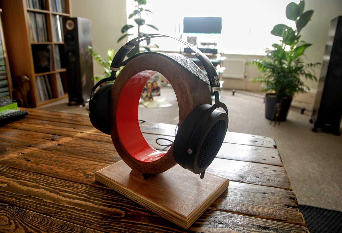 richard79d's tweet photo. Finally found the time to finish decent #DIY #headphones stand for my @hifimanofficial #Sundara in my #WHFsystems Solid beech wood with #Briwax walnut finish on plywood base #hifi #music #audiophile #highend #soundsystem https://t.co/Gg3qoaAEjw