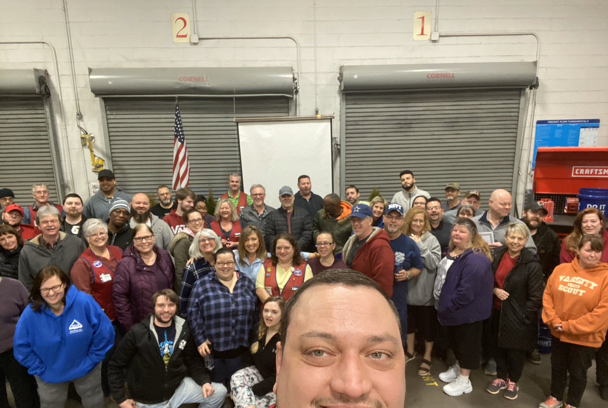 SixString_Mitch's tweet photo. #1528 Lexington, VA Loweβs is ALL IN and ready for 2020! On that #DriveFor85!!! @nmcmillan1243 https://t.co/zH5FzYFb0O