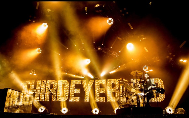 3EBLIFESTYLE's tweet image. #SundayMorning #SemiCharmedLife #SongOfTheDay Third Eye Blind - Semi-Charmed Life (Official Music Video) youtu.be/beINamVRGy4 via @YouTube