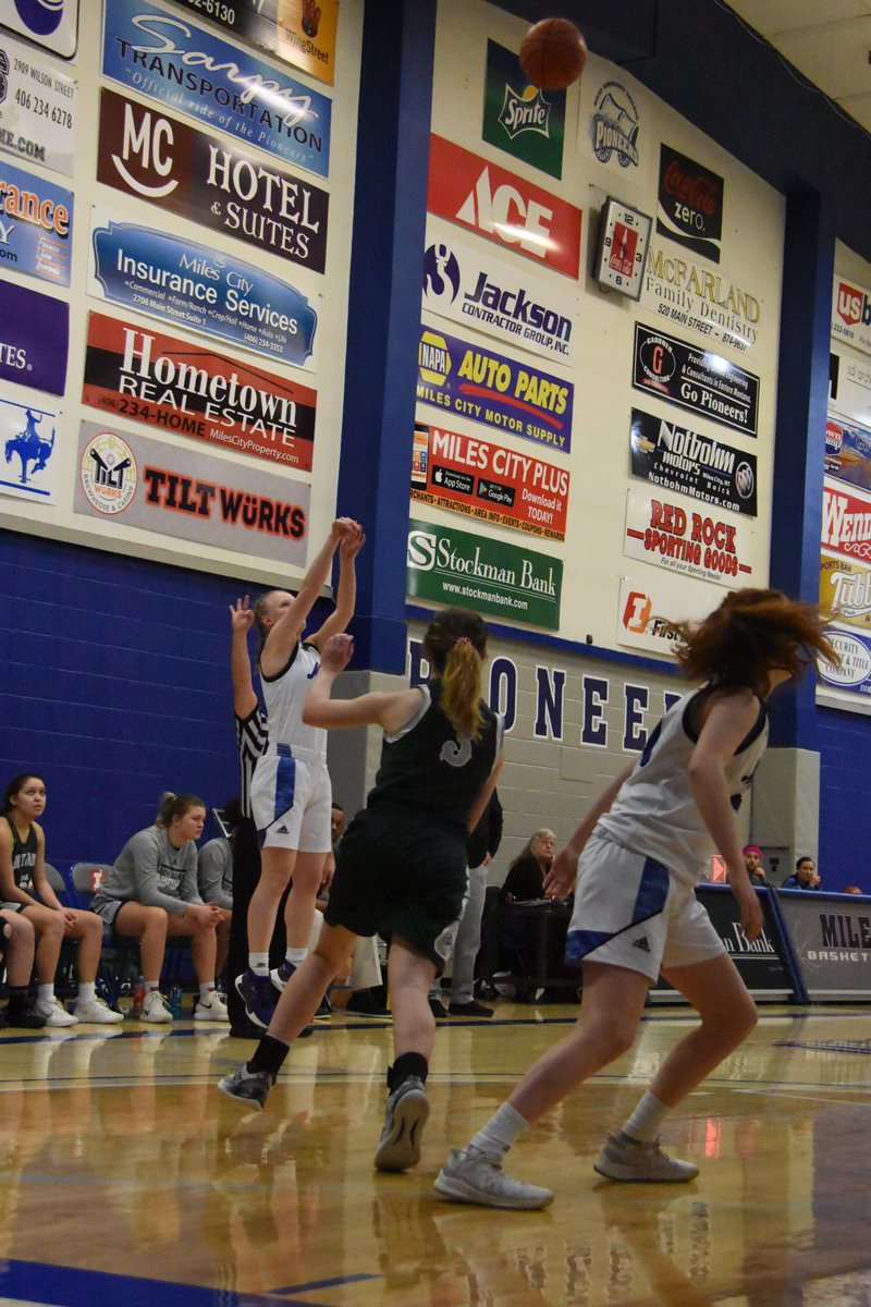 MCC_Pioneers's tweet photo. PIONEER GAME DAY! Last regular season contest!
🏀 vs. United Tribes Tech
🇺🇸 Bismarck, ND
⏰ WBB @ 1:00 PM & MBB @ 3:00 PM MST
📺 https://t.co/nf4p04xp5U
#Pioneerblue #GoMCC https://t.co/OuHKqW7ojp